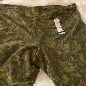 Brand New Legging Capri